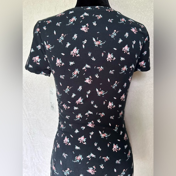 Women’s Ruched Bodycon Tee Dress - Picture 4 of 6